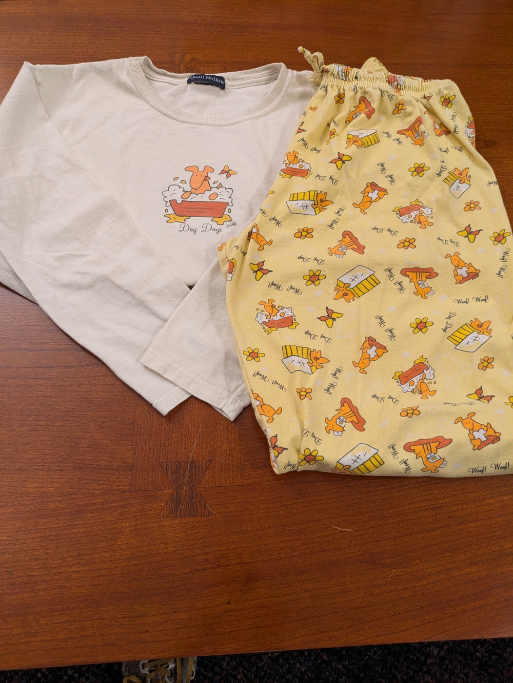 Dog Days Print Yellow Pajama Set for Women - Medium 🐾